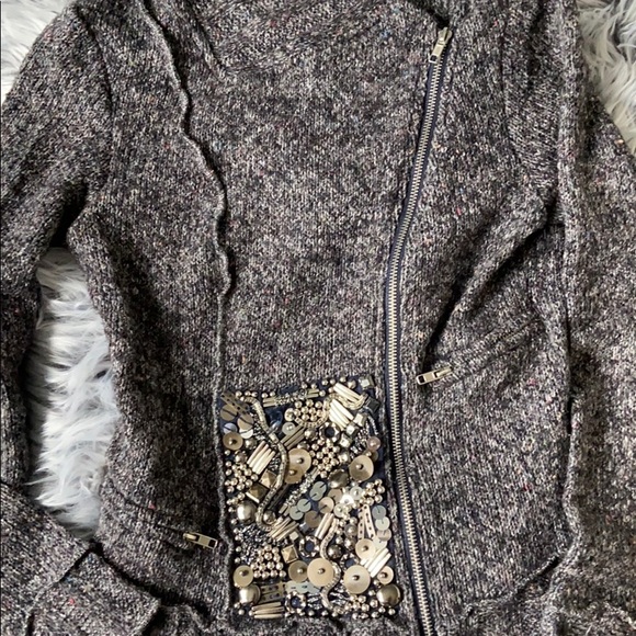 Sweater - Picture 4 of 5